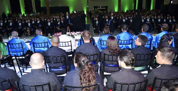 Faculdade Eduvale de Avaré realiza colação de grau dos formandos 2018