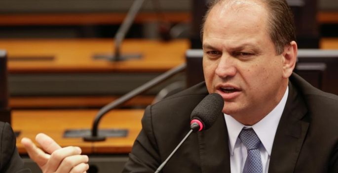 “Médico tem que parar de fingir que trabalha”, diz ministro da Saúde