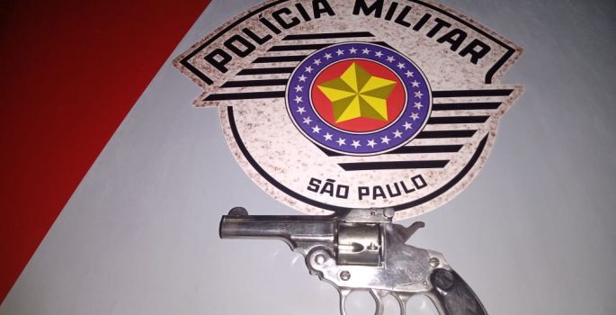 Polícia Militar prende indivíduo com arma de fogo em Cerqueira César