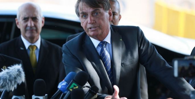 Bolsonaro diz que vai pedir ao Ministério da Saúde isolamento só para idosos e pessoas com doenças