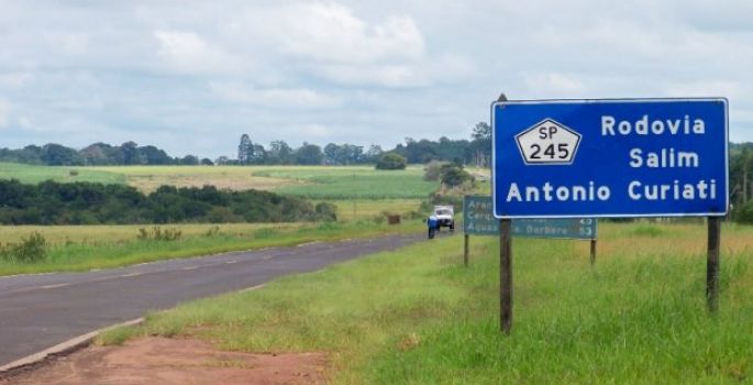 Motociclista morre após bater em carro na rodovia de Avaré