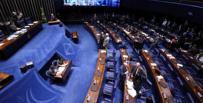 Senado aprova PL que impede operadoras de limitar dados da banda larga fixa