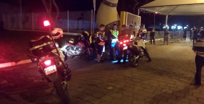 Mototaxistas são fiscalizados na EMAPA pela PM