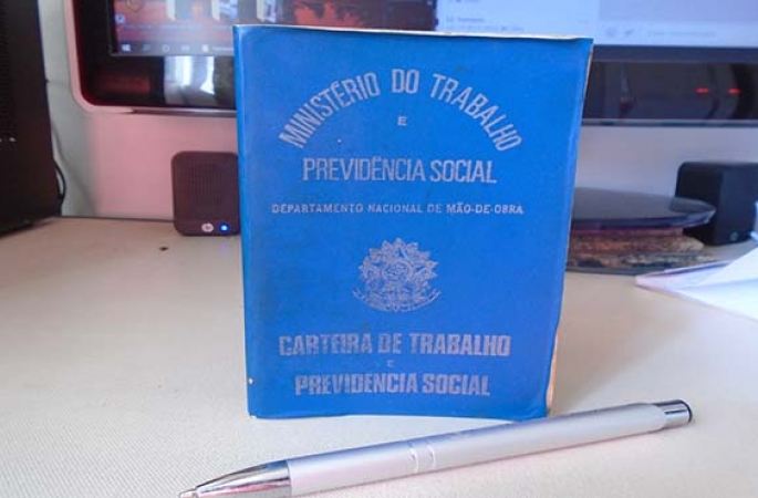 Rejeição de jovens à carteira assinada impulsiona apagão de mão de obra na indústria