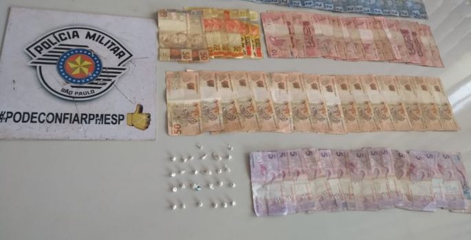 PM prende indivíduo pelos crimes de tráfico de drogas, desobediência e resistência