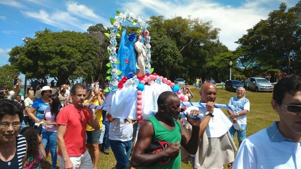 Padroeira do Costa Azul é honrada em procissão fluvial
