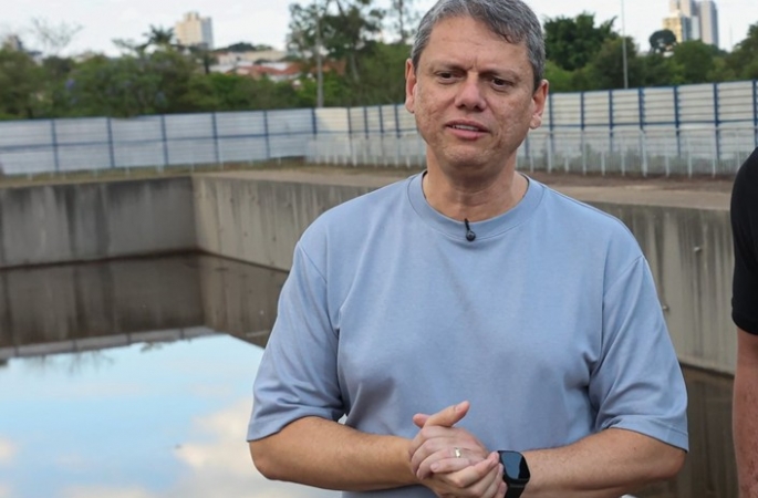 PCC precisa ser classificado como grupo terrorista, diz Tarcísio de Freitas