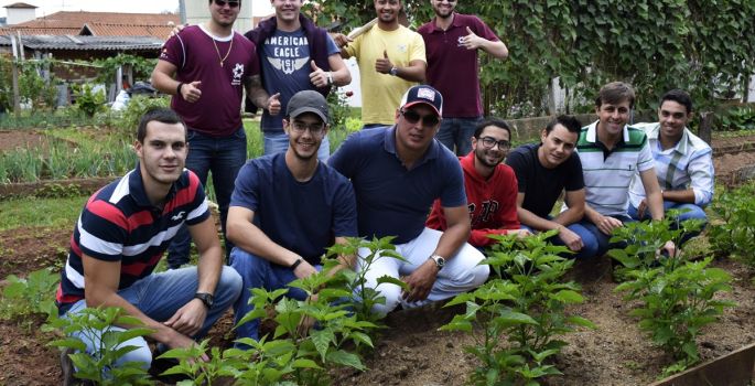 Agronomia Eduvale implanta hortas orgânicas em instituições sociais