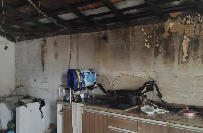 Tragédia em Avaré: Incêndio destrói casa e deixa família de cinco pessoas desabrigada