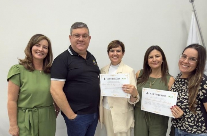 Cerimônia premia projetos de destaque desenvolvidos em escolas municipais