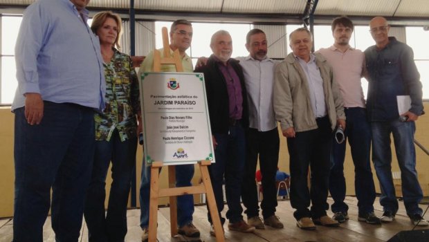 Poio entrega asfalto aos moradores do Paraíso