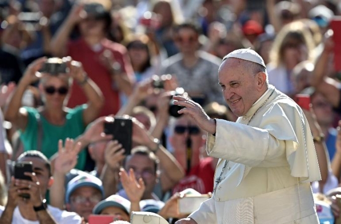 Pesquisa mostra católicos abertos a ‘mulher padre’ e contraceptivos