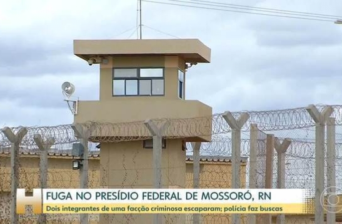 Detentos fugiram por telhado de presídio e usaram chave para cortar arame