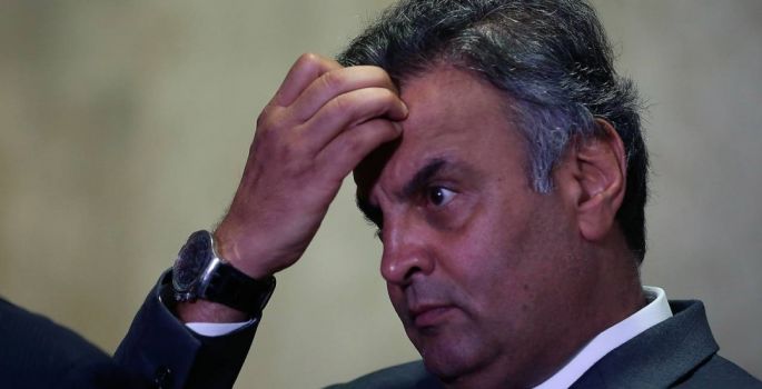 STF afasta Aécio do Senado