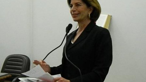 Vereadora pede “inovação no setor de alvarás da Prefeitura”