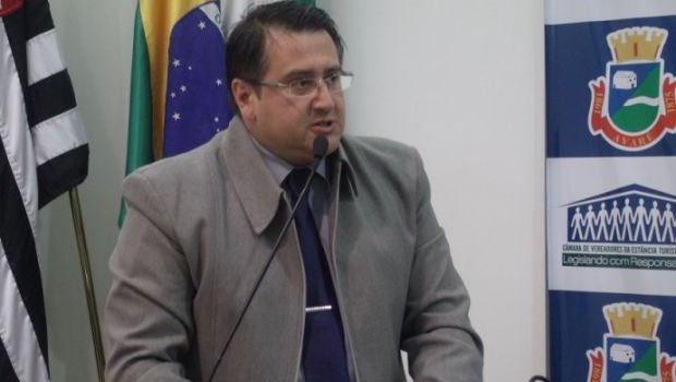 Vereador denuncia descaso no setor de ambulâncias