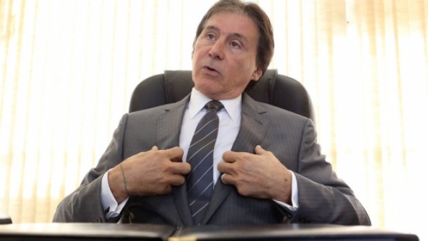 PMDB e Temer estão preparados para assumir, diz líder do partido no Senado