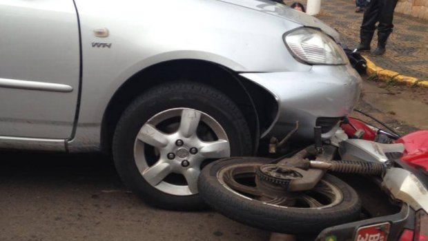 COLISÃO DEIXA MOTOCICLISTA FERIDO EM AVARÉ