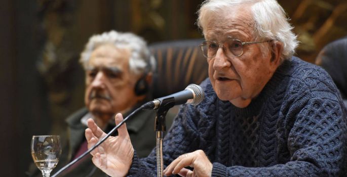 Lula é alvo de ataque da elite, mas esquerda precisa fazer autocrítica, diz Chomsky