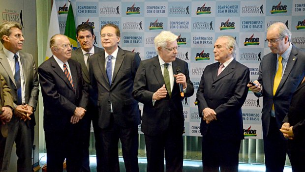 PMDB discute adiar encontro que pode selar desembarque do governo