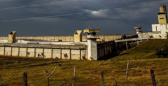 PCC monta “RH”, tem setor para prisões femininas e cria até curso de fazer bomba