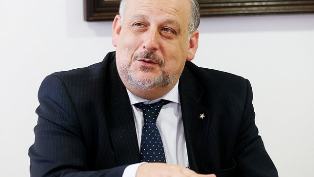 Dilma avisa Berzoini que Lula pode assumir seu cargo no governo