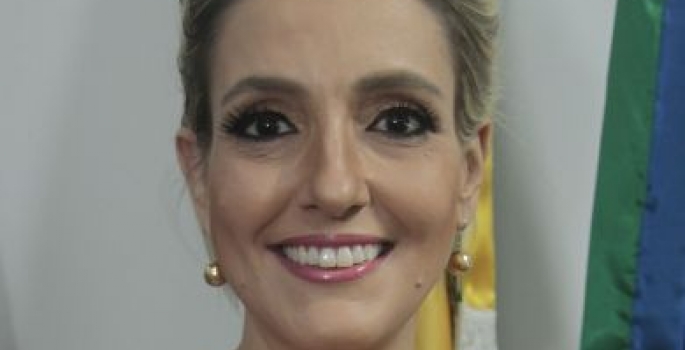 Carla Flores assume a Secretaria Municipal de Relações Institucionais