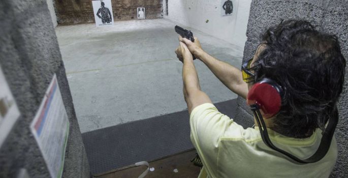 Com Bolsonaro, registros de novas armas aumentam ao menos 48%