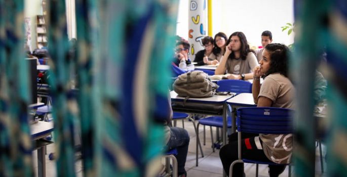 Educação de SP paga abono de 2019 a professor nesta sexta