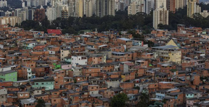 Médica é sequestrada para atender suspeito em favela de SP