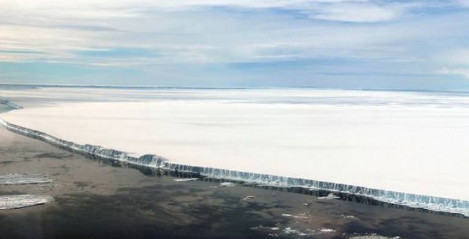 Derretimento do maior iceberg do mundo liberou quase 50 vezes consumo de água do Brasil por dia