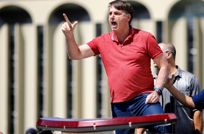 Filhos de Bolsonaro intensificam críticas a aliados após gestos do centrão por Tarcísio candidato