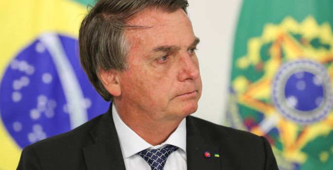 Bolsonaro veta parte de perdão às igrejas, mas estimula derrubada do próprio veto