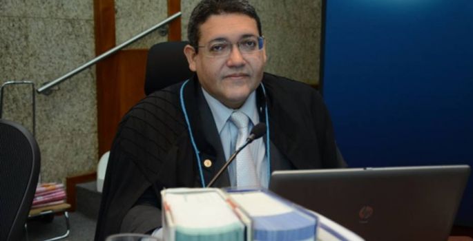 Bolsonaro confirma escolha de Kassio Marques para o STF