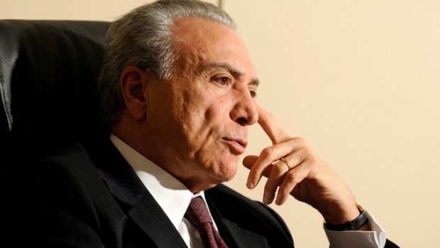  “Quero botar o país nos trilhos”