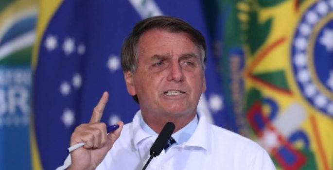 Bolsonaro chama Doria de “moleque” e diz que ele e Maia querem sua cadeira para “roubar”