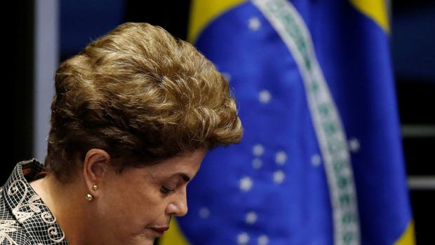 Senado cassa mandato de Dilma