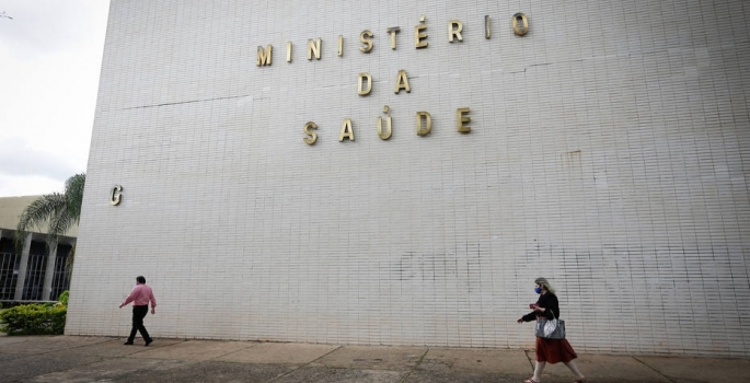 Governo deixa vencer testes de covid, remédios e vacinas; estoque de R$ 80 milhões será inutilizado