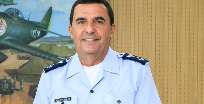 Militares vão prestar continência a Lula ou a qualquer outro, diz comandante da FAB