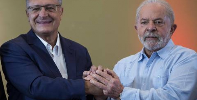 PSB indica Alckmin para vice, e Lula enaltece experiência de ambos para o Brasil