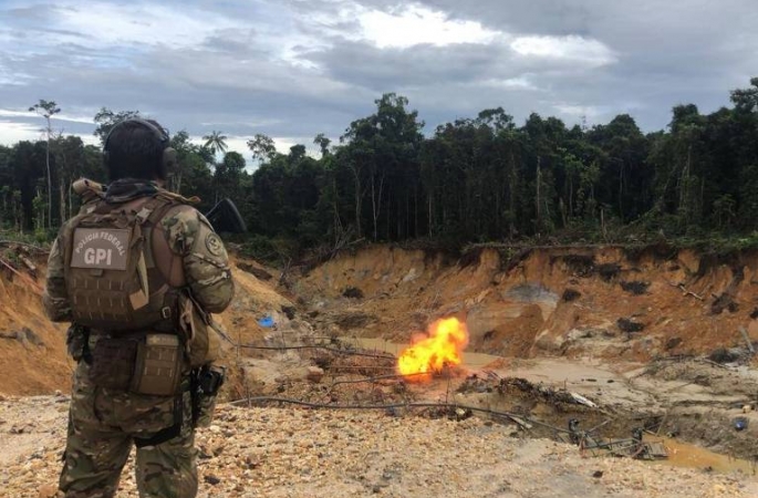 PF e Forças Armadas fazem operação para destruir logística e retirar garimpeiros da terra yanomami