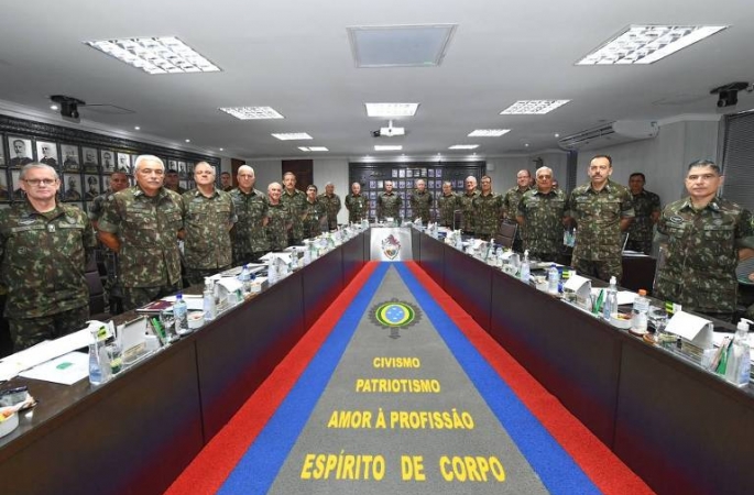 Exército se opõe a troca antecipada de comando e tenta demover FAB