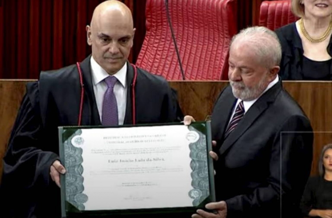 Lula é diplomado novo presidente do Brasil