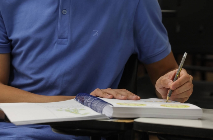 Fim do diploma na parede? Entenda a norma do MEC que extingue o documento em papel