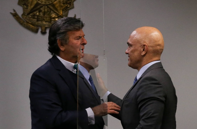 Fux antecipa divergências com Moraes em julgamento de Bolsonaro, e ministros trocam indiretas