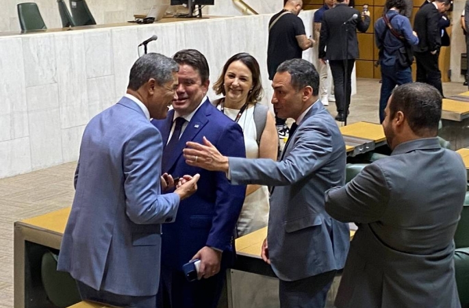 Tarcísio faz ofensiva na Assembleia de SP com secretários e coronel e negocia até com PT
