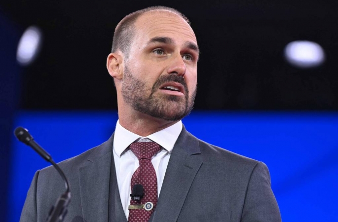 Eduardo Bolsonaro critica Tarcísio por negociar com EUA: “É um desrespeito comigo”