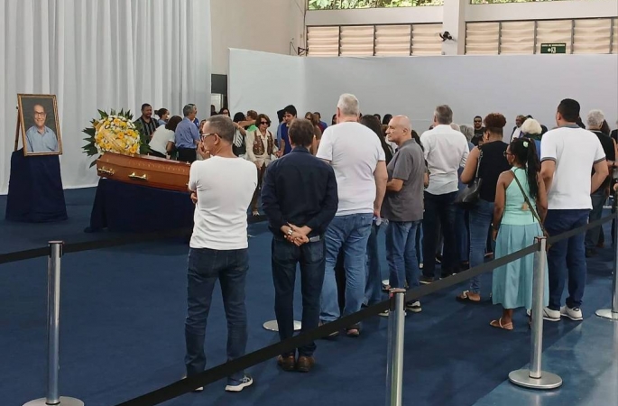 Velório de Divaldo Franco na BA reúne centenas para despedida do “missionário do bem”