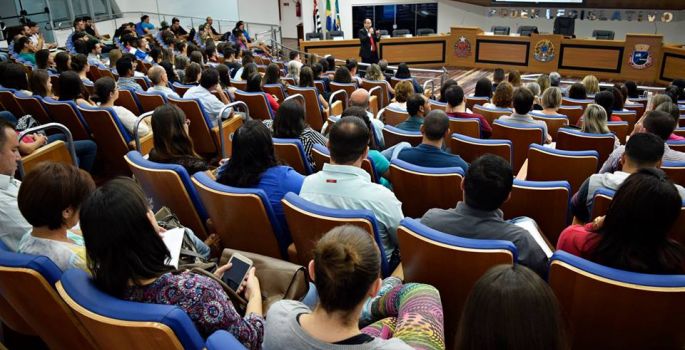 Avareenses assistem palestra sobre direitos de “deficientes”
