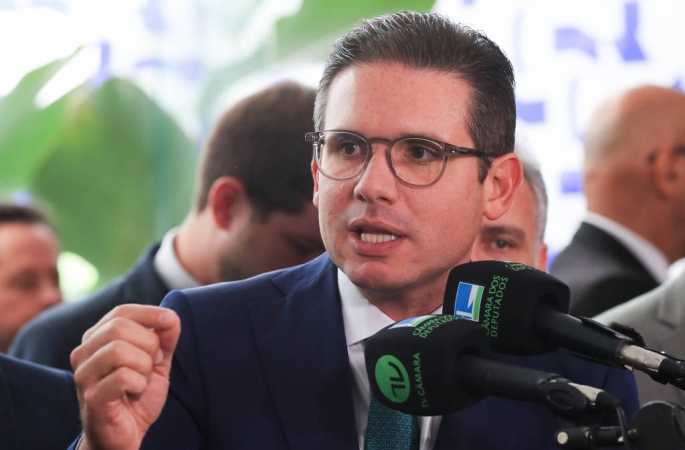 Congresso quer manter privilégios dos ricos e continuar roubando dinheiro da saúde